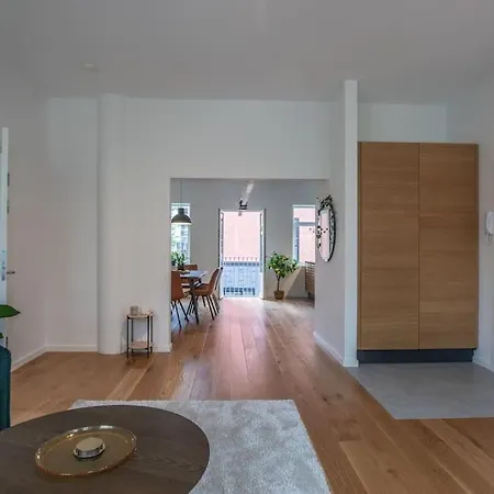 Stunning 3br Near & Metro Apartment Copenhagen
