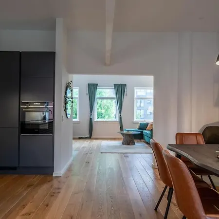 Apartment Stunning 3br Near & Metro