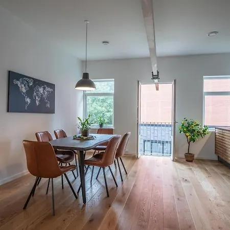 Stunning 3br Near & Metro *
